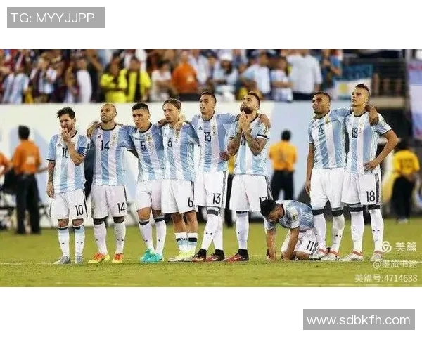 绿茵传奇群星闪耀以漫画笔触描绘足球英雄风采